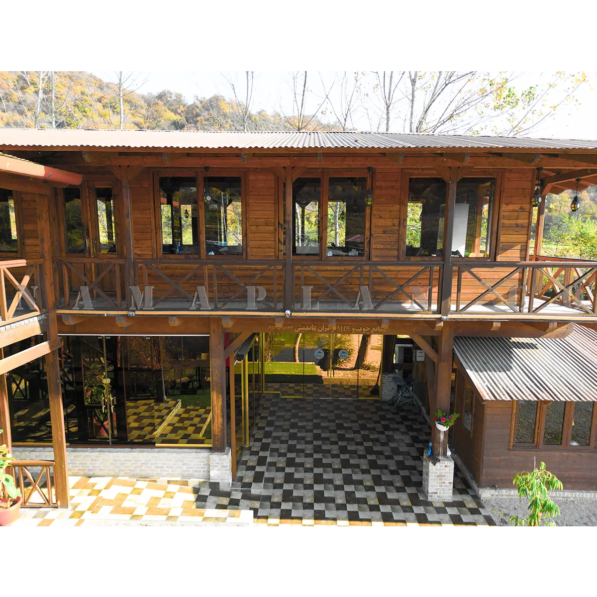 ساخت رستوران سنتی چوبی در روستا 