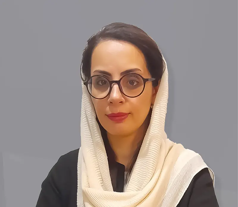 نازنین آهنگر